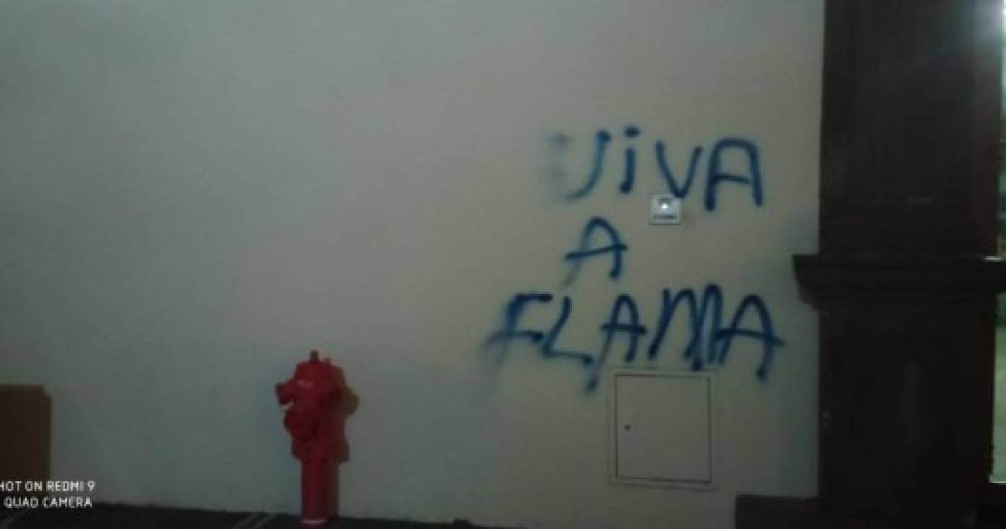 Polícia prende homem que pintava frases da FLAMA na parede da ALRAM (com fotos)