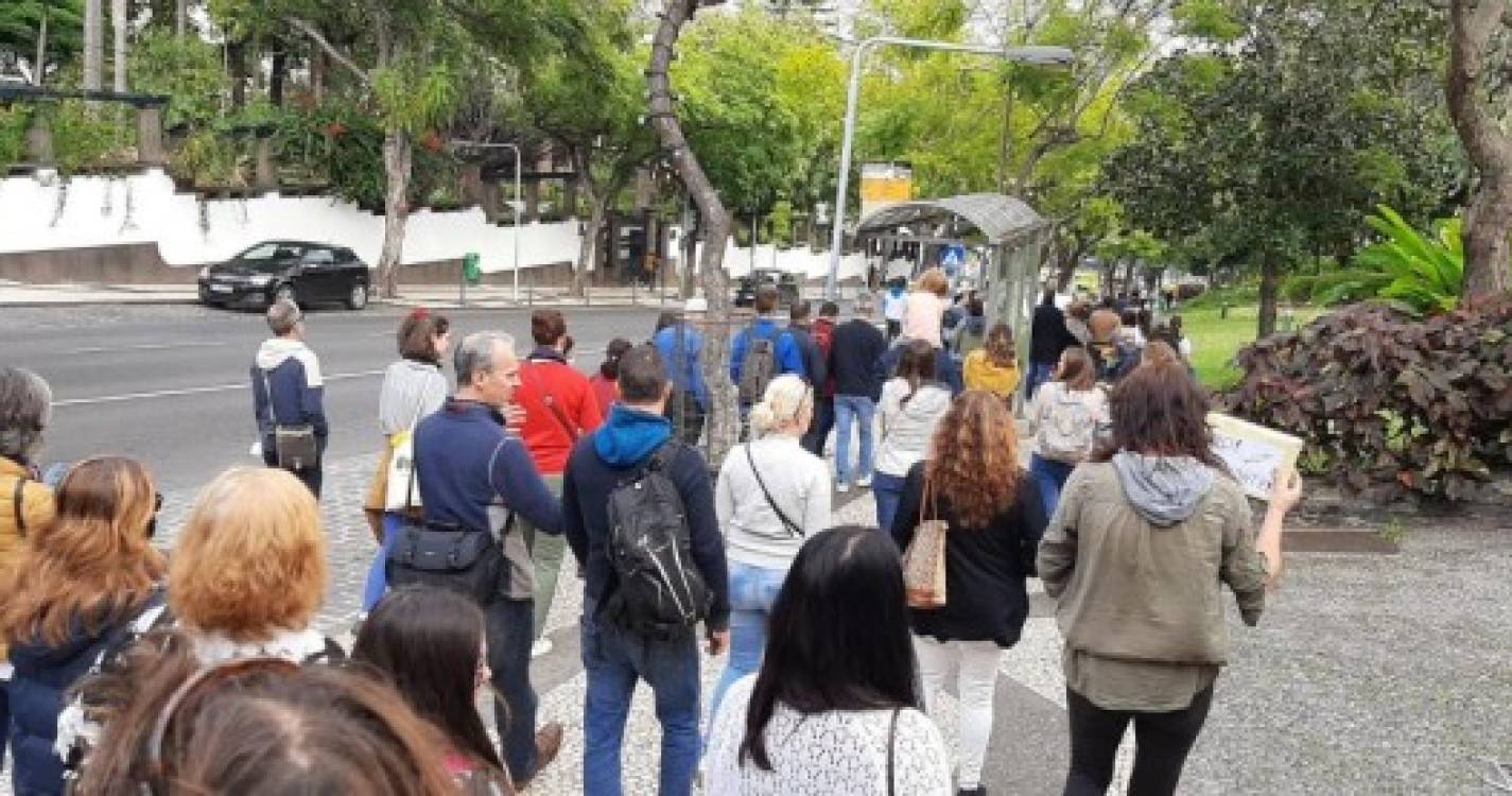 Covid-19: Mais de 50 manifestam-se no Funchal contra a vacinação das crianças