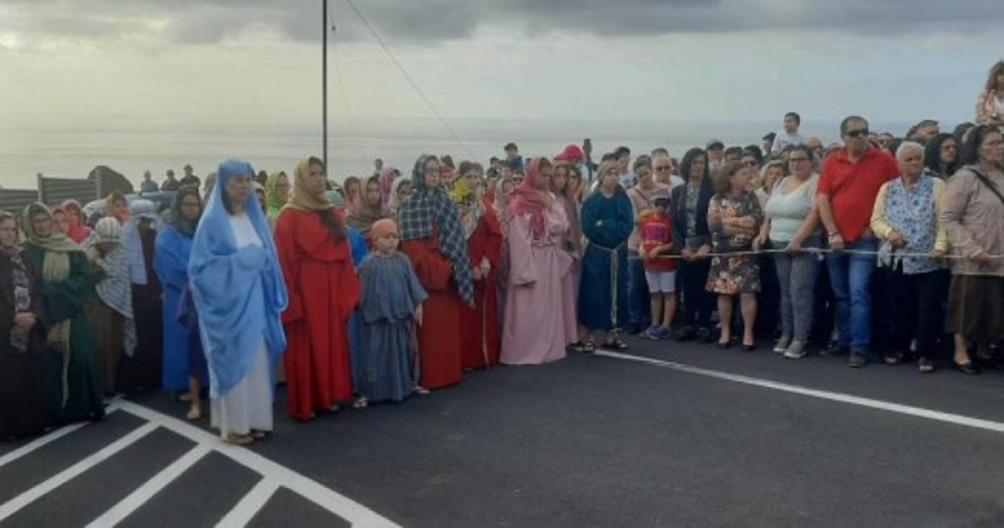 Momento solene e emotivo recria Via Sacra no Pico da Torre (com fotos)