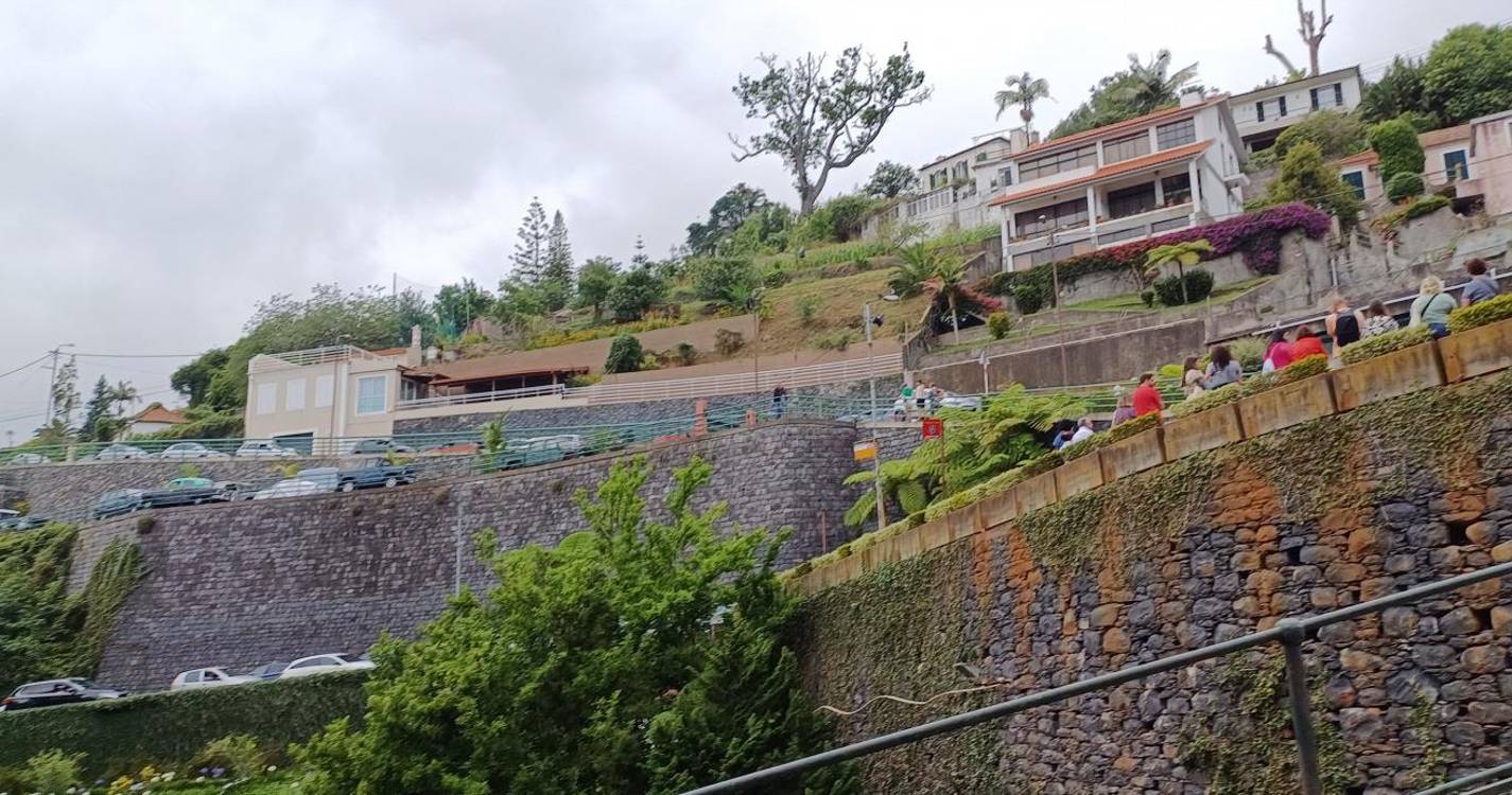 Trânsito caótico no Monte obriga à intervenção da PSP