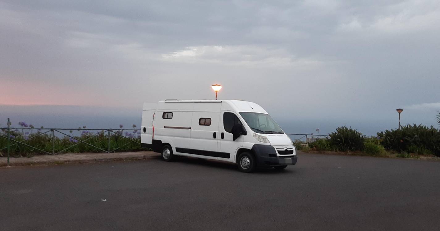 Turistas pernoitaram de forma ilegal no Miradouro da Vigia