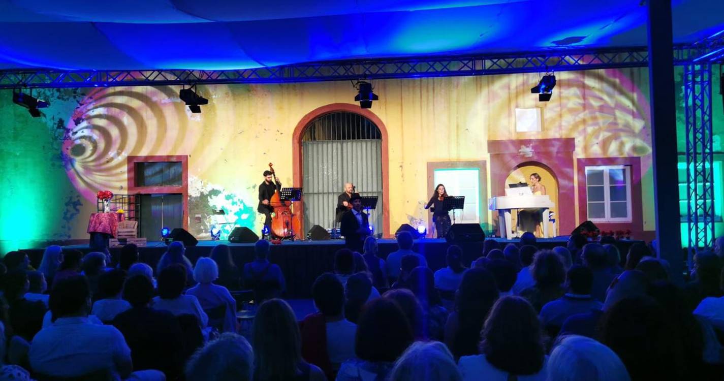 Ópera leva ‘amor e confusão’ à Fortaleza do Pico (com fotos)