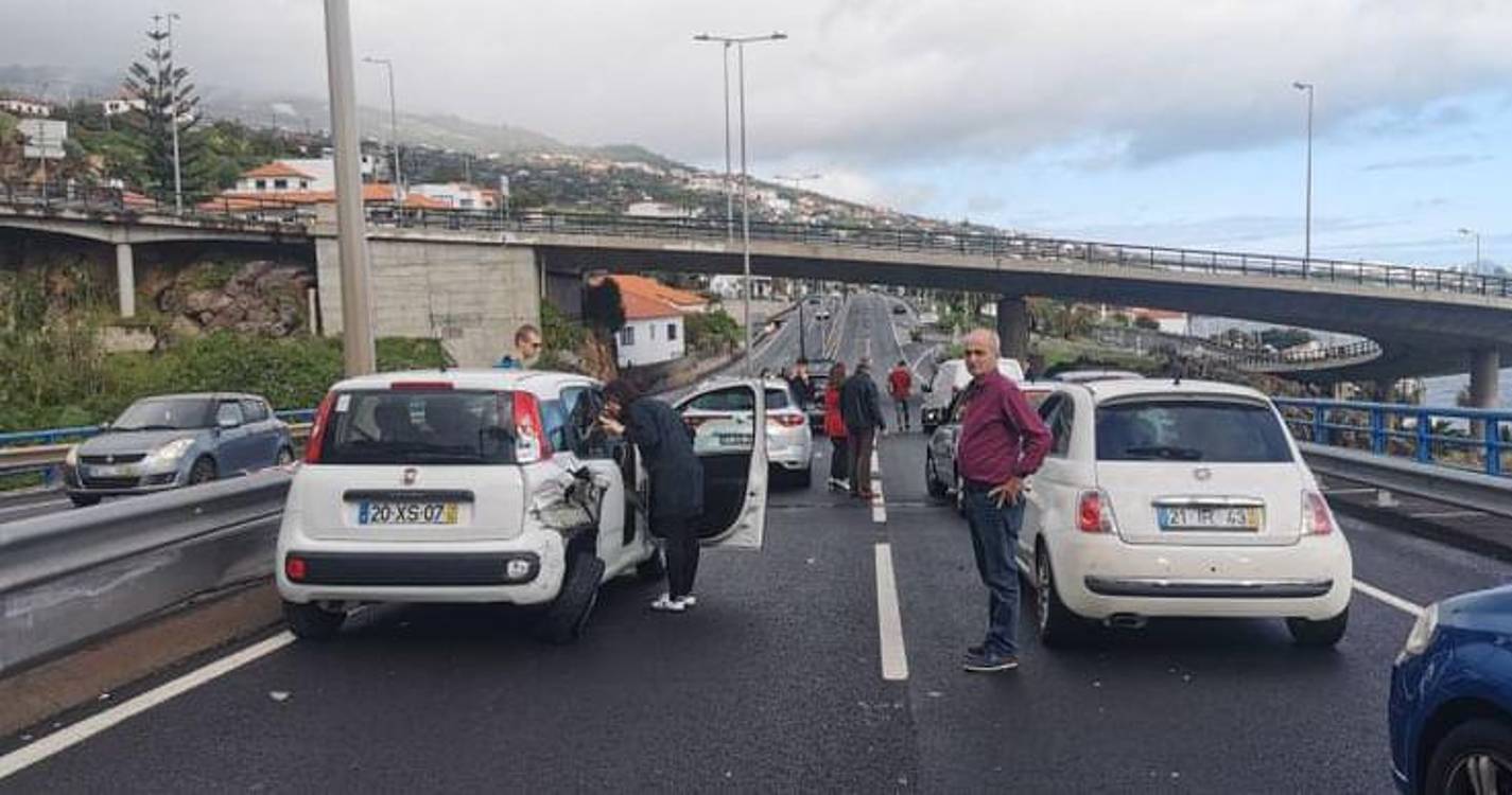 Novo acidente envolve vários carros em Santa Cruz
