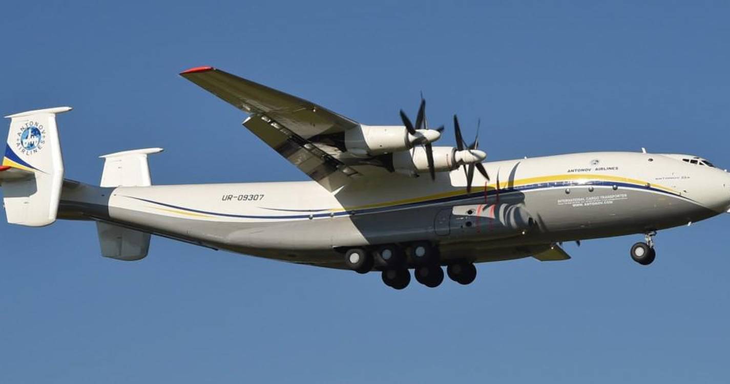 Avião de transporte militar russo despenha-se a nordeste de Moscovo