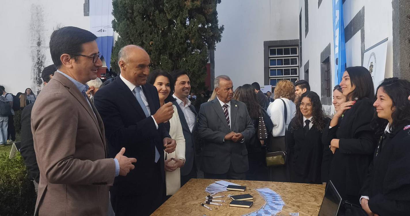 Jovens com várias opções para conhecer na ‘ExpoEstudante – 12º ano e depois?’