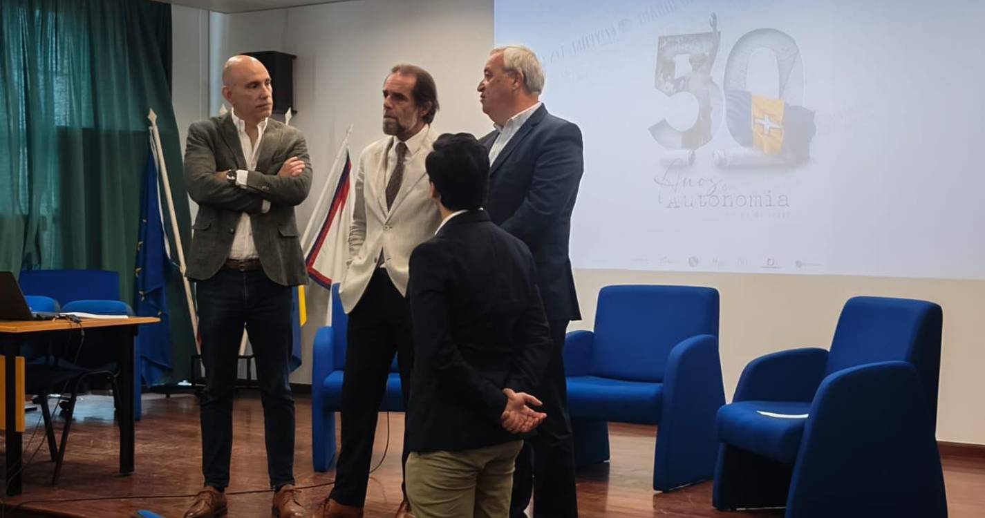 Alunos interessam-se pela história da Madeira, mas não faz parte do programa