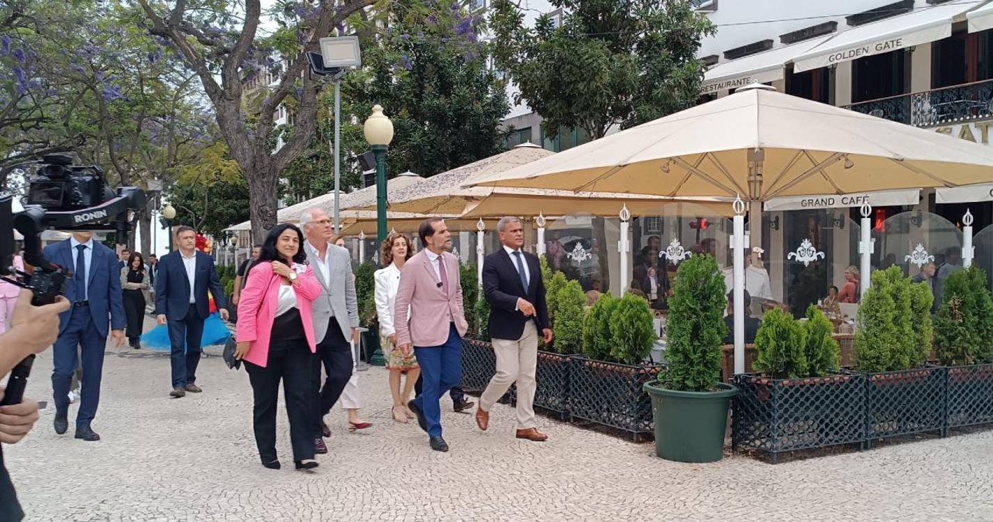 Exposição da flor já está aberta (com fotos)