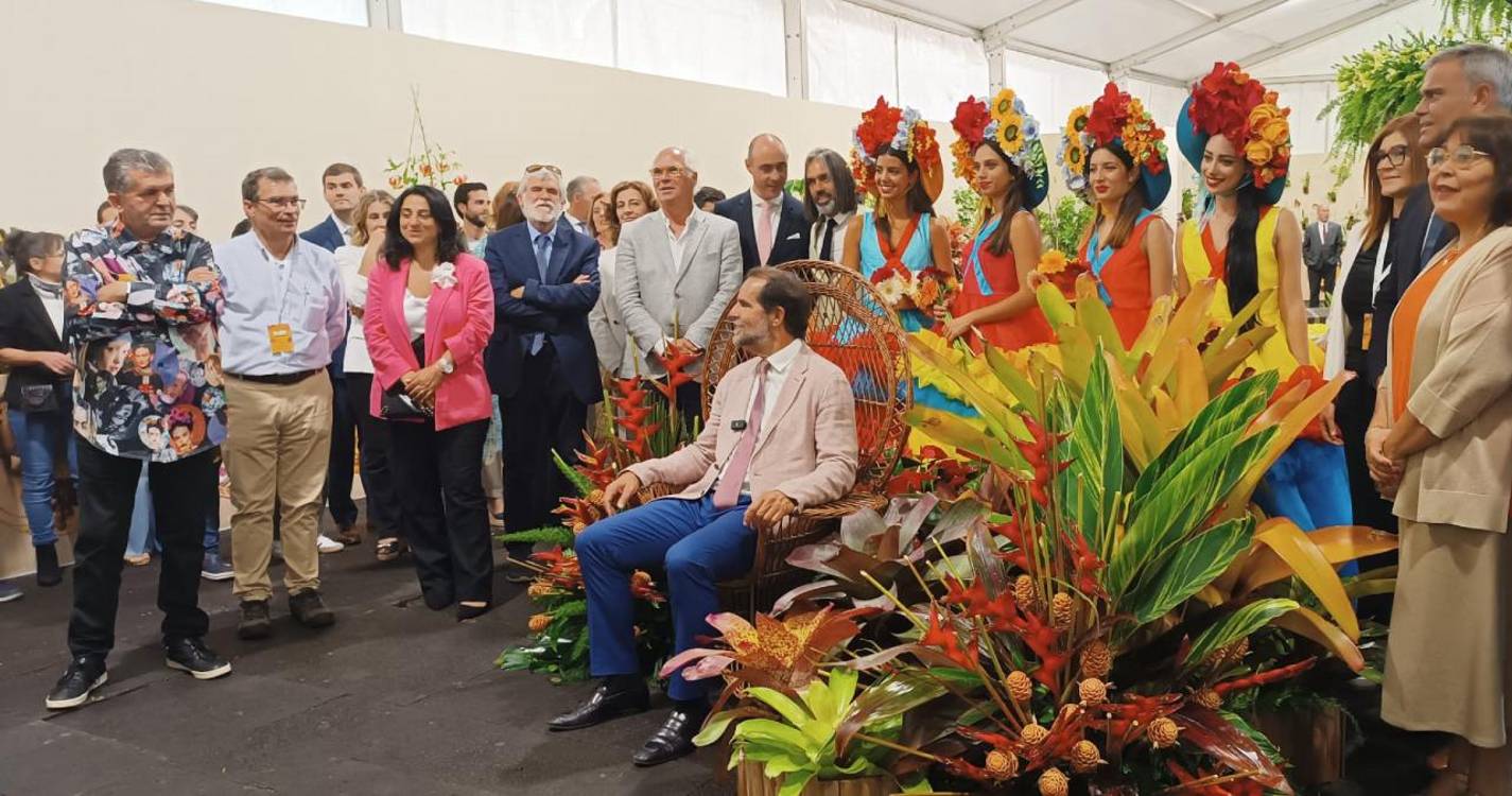Exposição da flor já está aberta (com fotos)