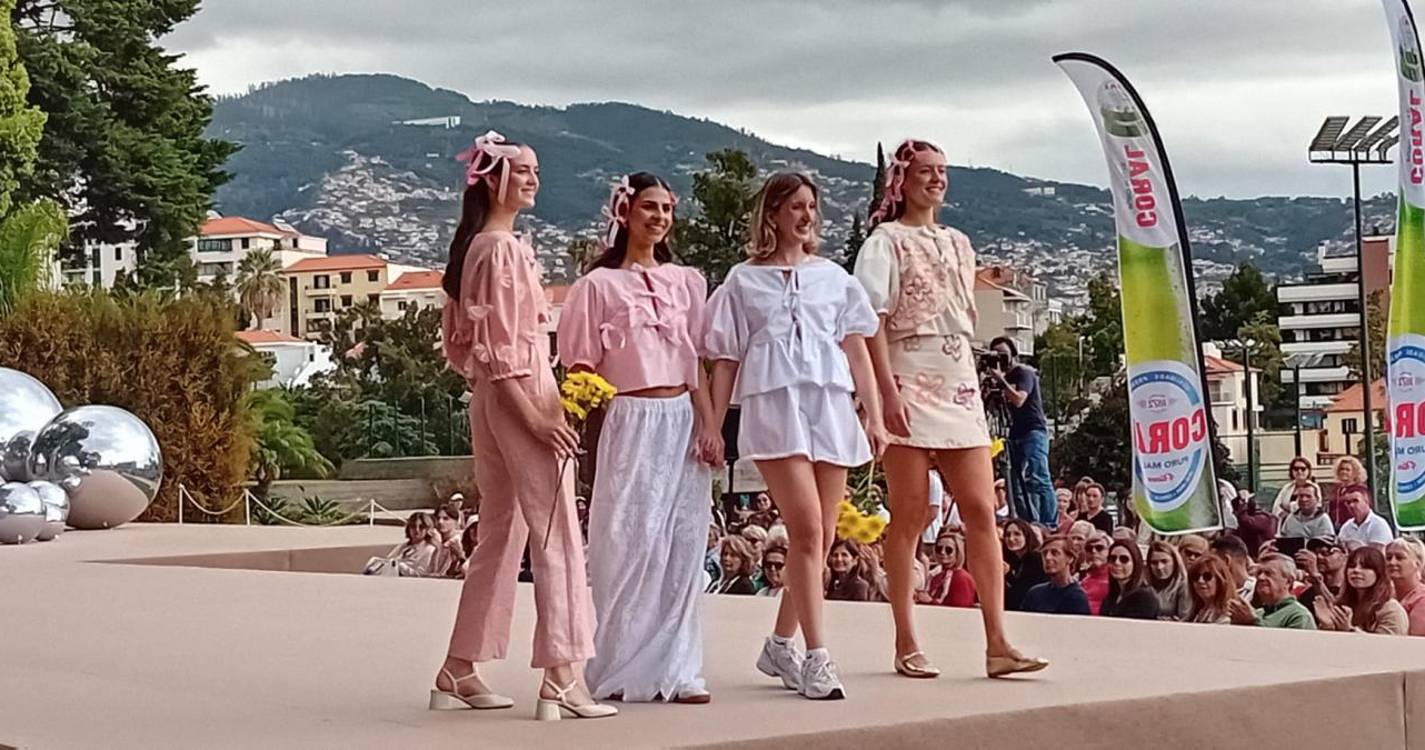 Modelos desfilam no Madeira Flower Collection (com fotos e vídeo)