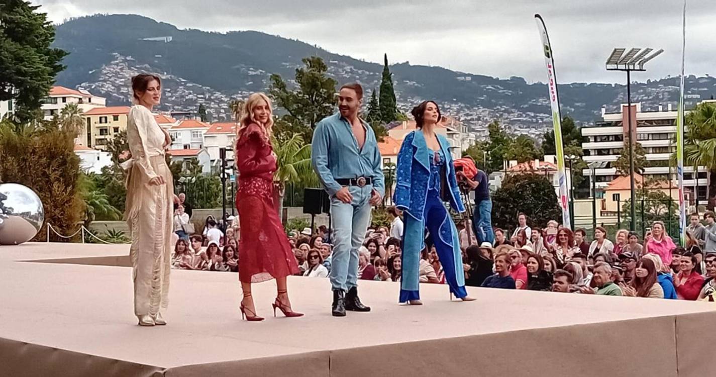 Modelos desfilam no Madeira Flower Collection (com fotos e vídeo)