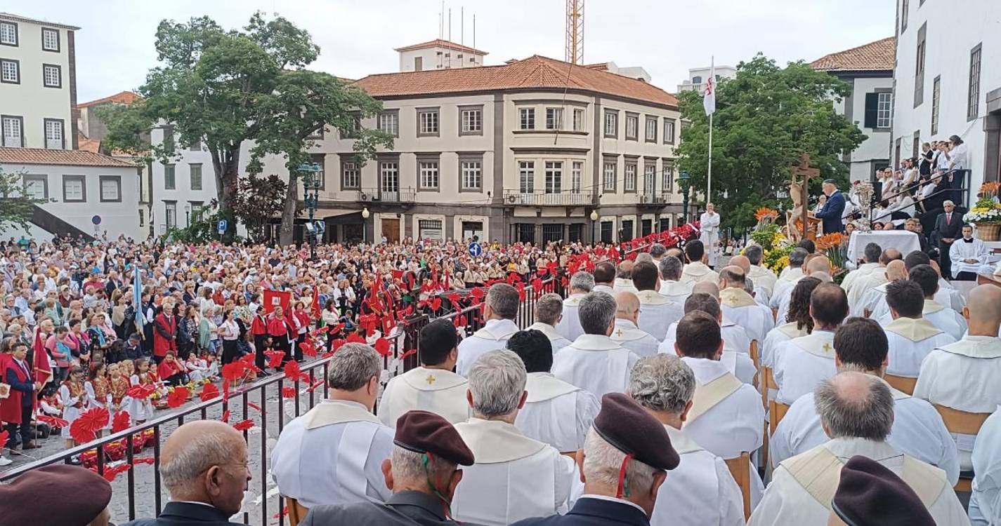 Celebração do Corpo de Deus muito participada