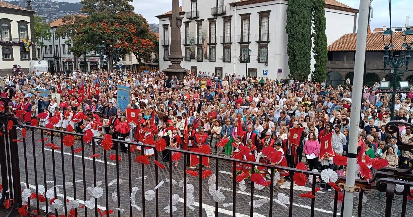 Celebração do Corpo de Deus muito participada