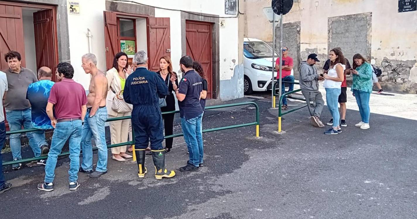 Incêndio na rua das Mercês: Segurança Social garante alojamento apesar da dificuldade em arranjar habitações