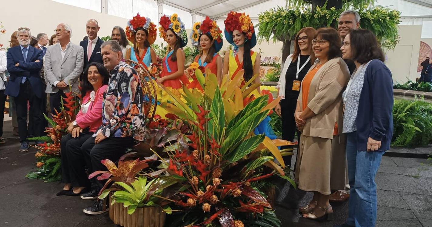 Exposição da flor já está aberta (com fotos)