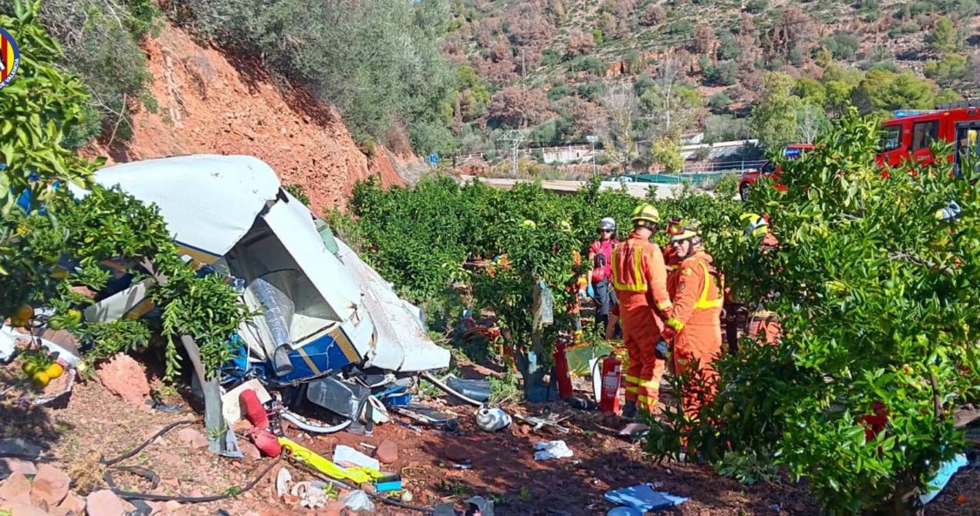 Colisão de helicóptero com linhas de alta tensão faz três mortos em Espanha