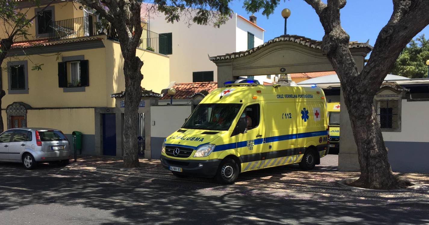 Homem ferido na sequência de queda de um andaime em São Roque