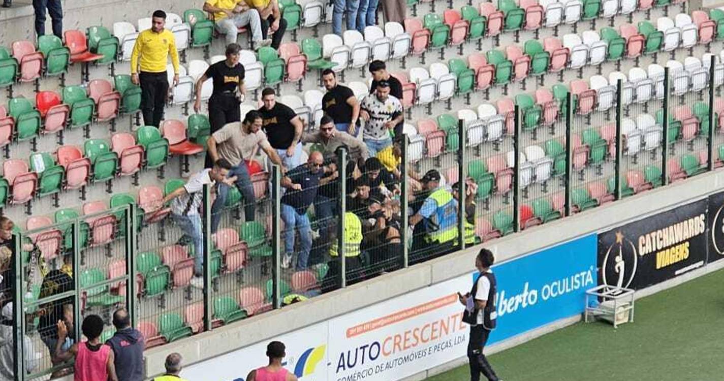 Conflitos entre adeptos do Paços e seguranças marca fim de jogo nos barreiros