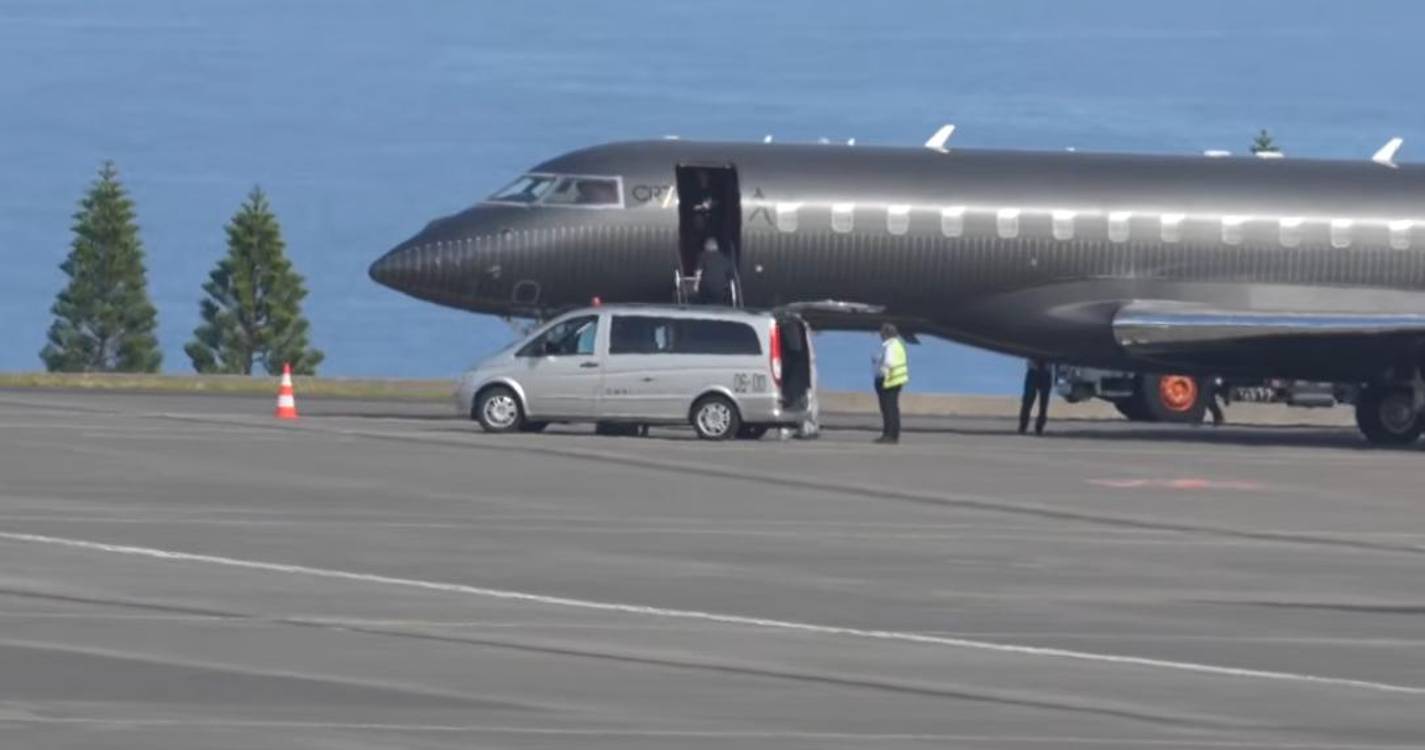 Avião privado de Cristiano Ronaldo aterra na Madeira para trazer de volta familiares (com vídeo)