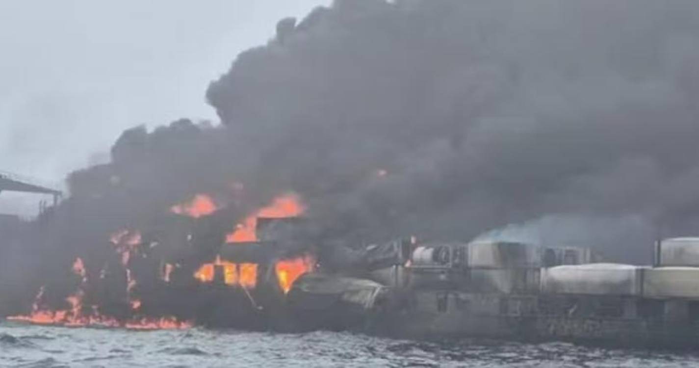 Pelo menos 32 feridos em colisão de cargueiro registado na Madeira com petroleiro ancorado