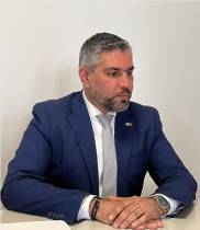 Veto sobre bandeiras leva Hugo Nunes a recusar participar nos 50 anos da Autonomia