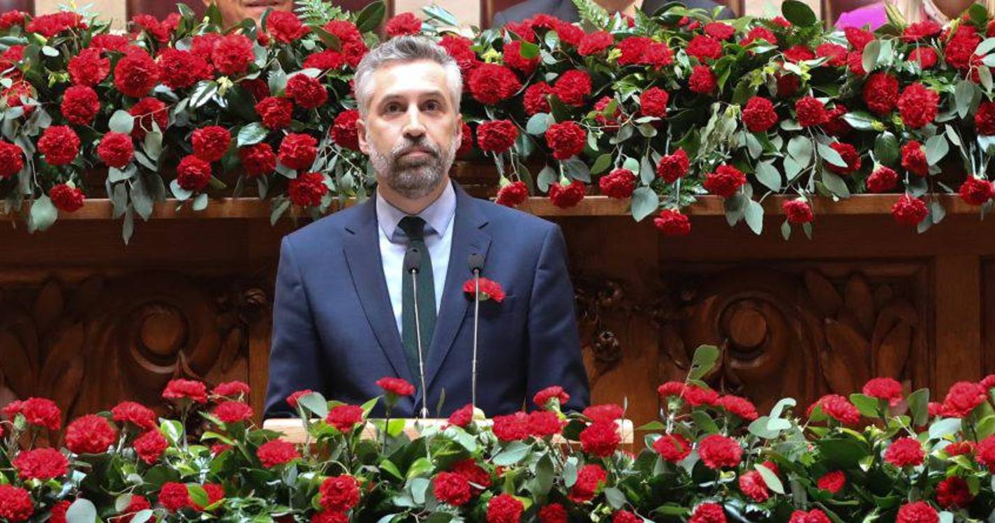 25 Abril: Pedro Nuno defende celebração na Assembleia da República