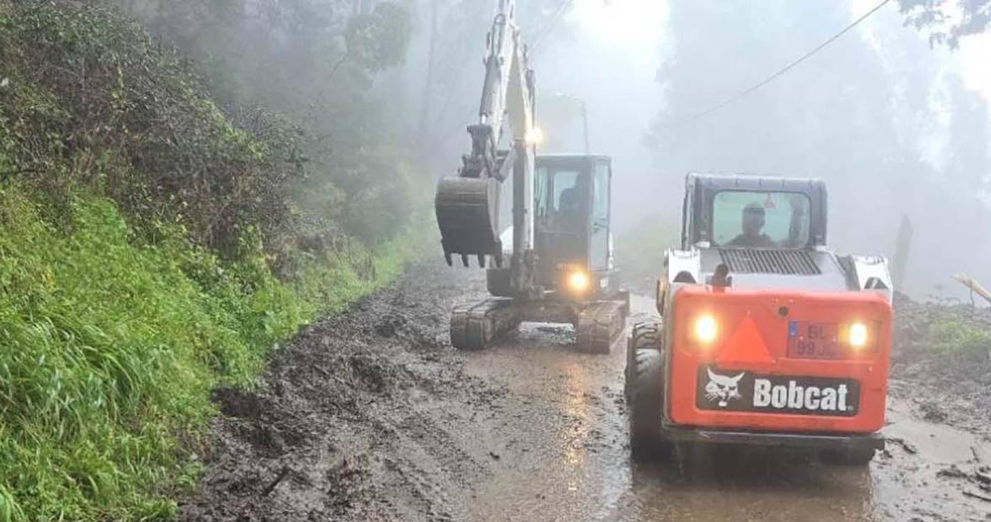 Derrocada encerra troço final da estrada do Lugar da Serra na Tabua
