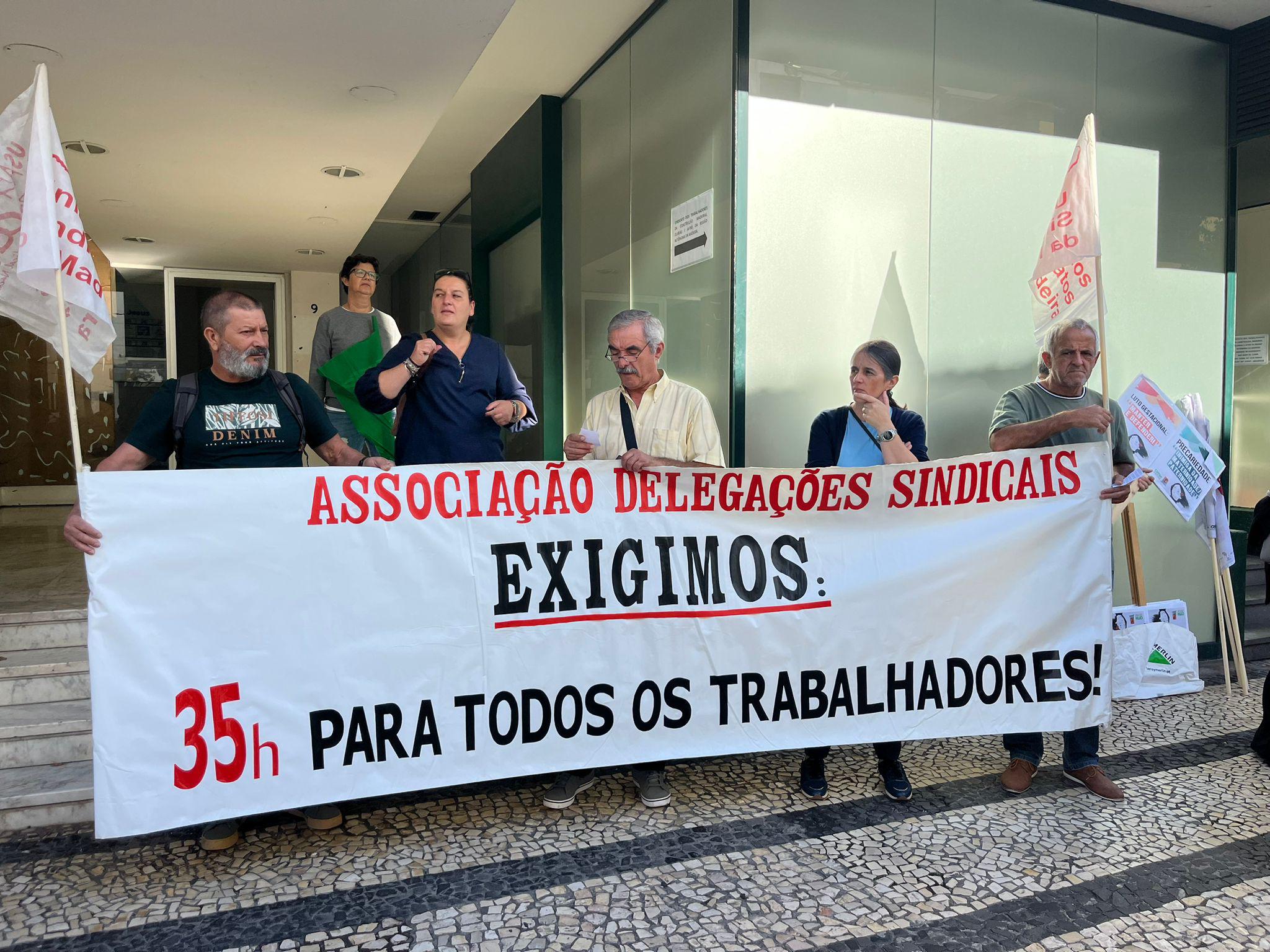 Marcha contra o Pacote Laboral já reúne muitos participantes no Funchal (com fotos e vídeo)