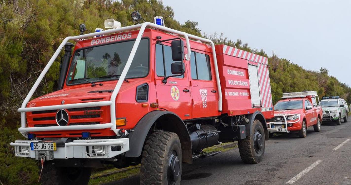 Casal de turistas perdido nas serras de São Vicente