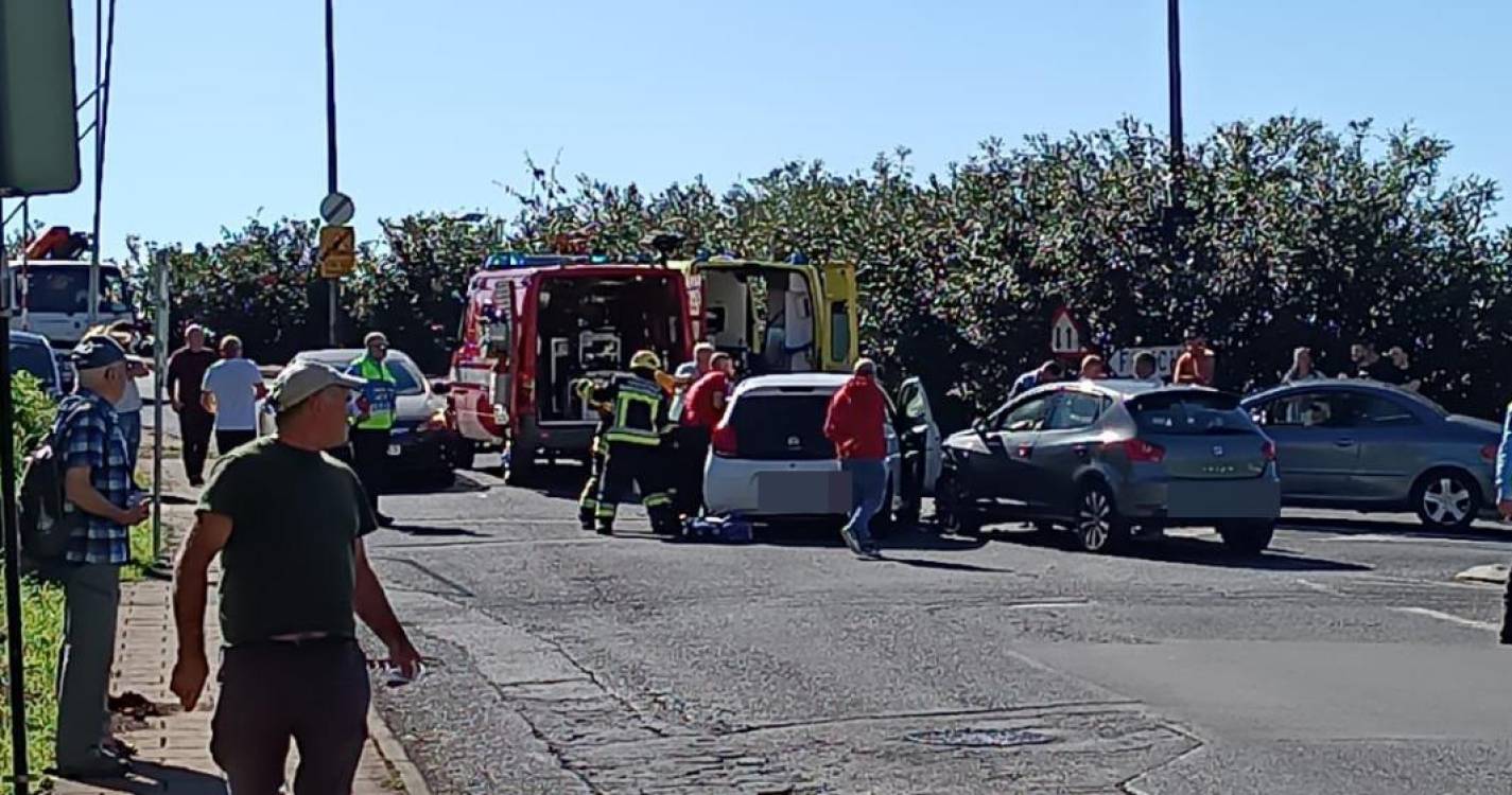 Acidente de viação deixa mulher encarcerada e condiciona trânsito em Santa Rita