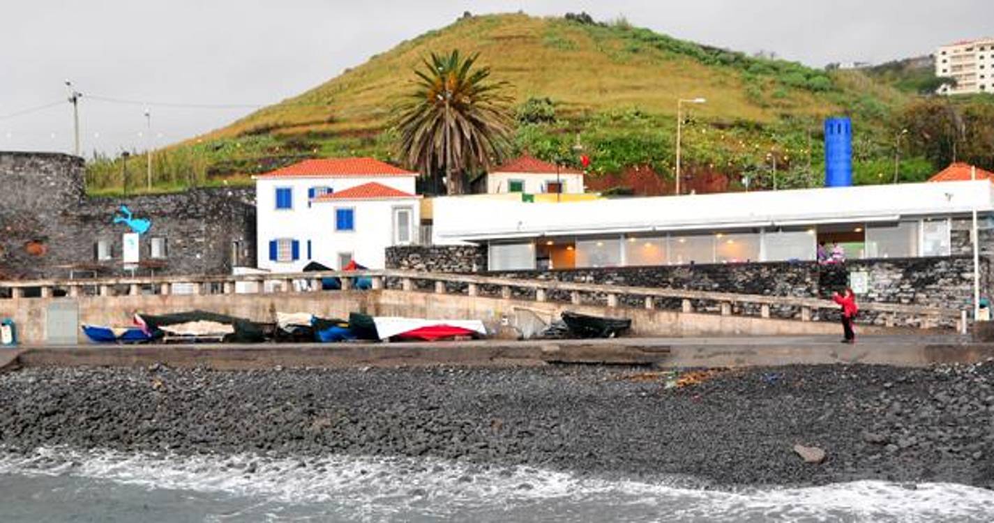 Aberto concurso para concessão de espaço comercial no Edifício da Praia dos Reis Magos