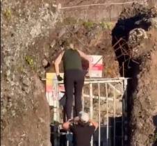 IFCN tenta identificar turistas que saltaram o portão na Pedra Rija (com vídeo)