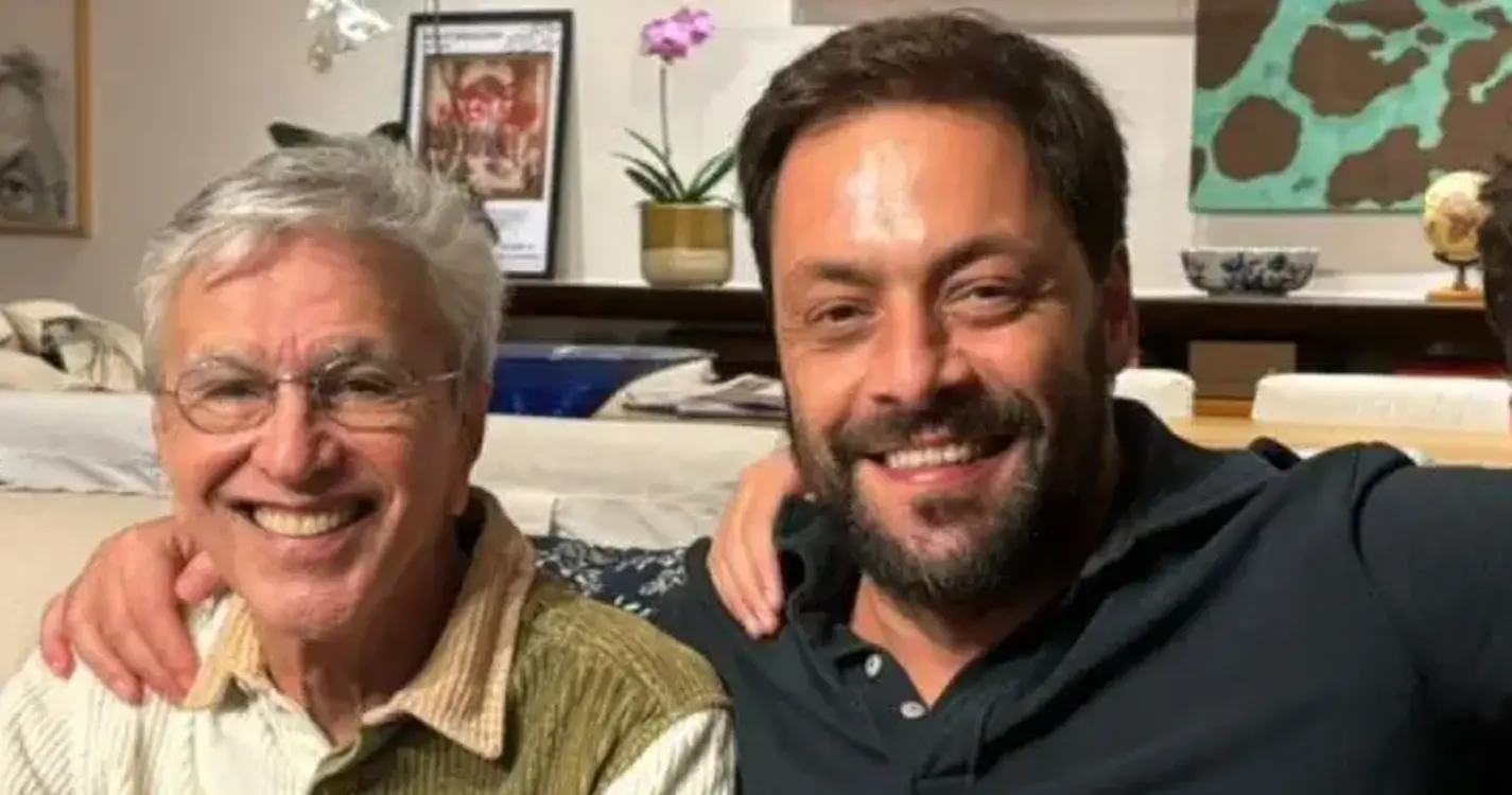 António Zambujo edita hoje dueto gravado com Caetano Veloso