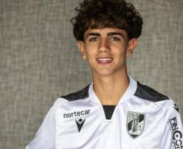 Sobrinho de Cristiano Ronaldo assina primeiro contrato de formação