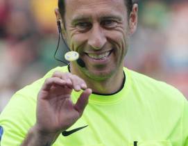 Na competição, Soares Dias vai ter como árbitros auxiliares Paulo Soares e Pedro Ribeiro. Já Tiago Martins, da associação de Lisboa, foi nomeado pela UEFA para as funções de videoárbitro no Euro2024.