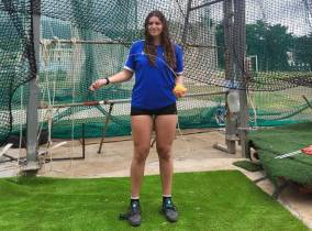 Clara Teixeira bate recorde no lançamento do martelo e garante passaporte para o Europeu