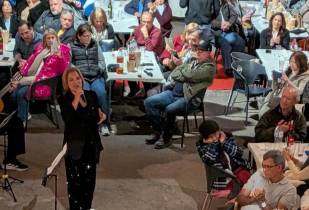Centenas juntaram-se em noite de fados solidária no Porto da Cruz