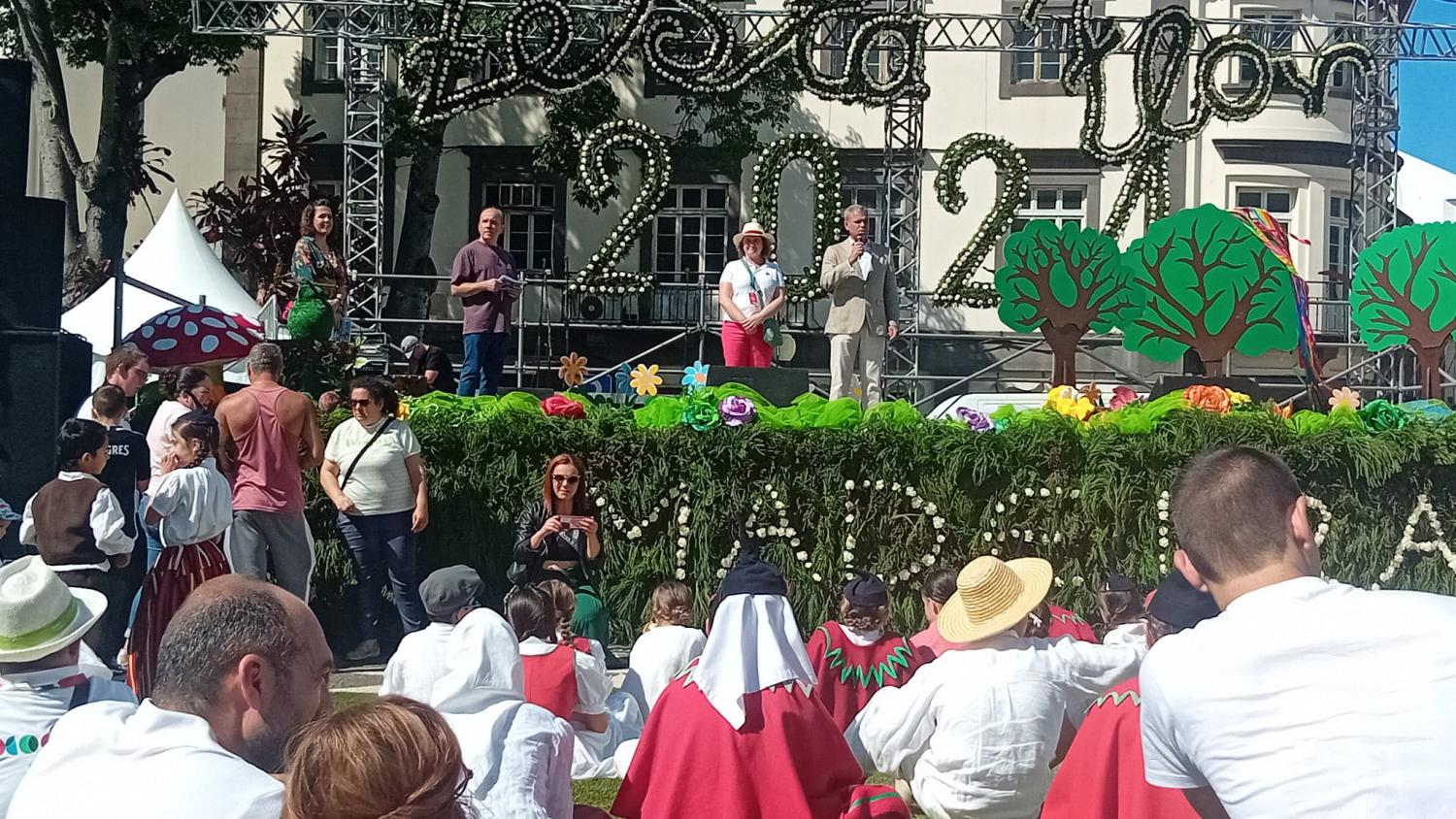 Eduardo Jesus destacou o contributo das crianças para o sucesso da Festa da Flor.