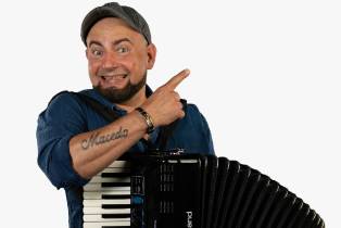 Ernesto Macedo regressa à Semana do Mar no segundo dia do cartaz