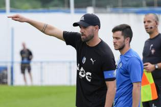 Christopher Pilar é o treinador do São Vicente