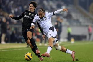 I Liga: Sporting goleia em Guimarães e mantém-se a cinco pontos do FC Porto