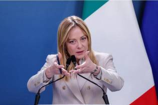 PM italiana Meloni considera “inaceitáveis” críticas de Trump ao Papa Leão XIV