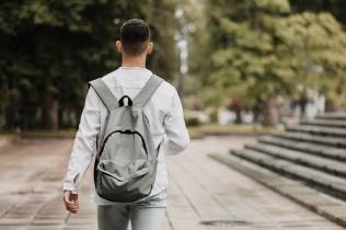 Alunos do profissional têm emprego mais depressa, mas com salários idênticos ao ensino geral