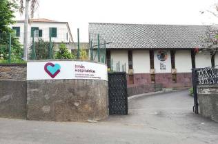 Irmãs Hospitaleiras lançam postal centenário em parceria com os CTT