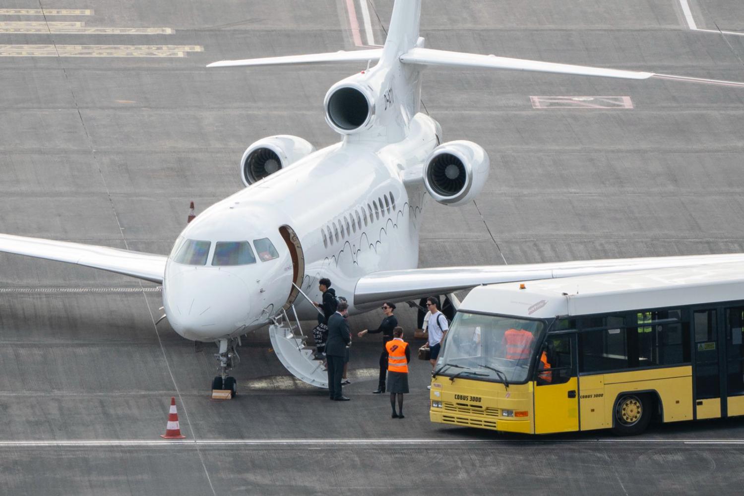 Cristiano Ronaldo viaja para o Dubai (com fotos)