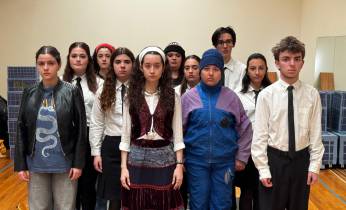 Conservatório leva a palco a peça ‘Três Tristes Turmas’