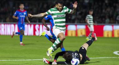 Luis Suárez reforçou a liderança na lista dos melhores marcadores e chegou aos 24 golos.