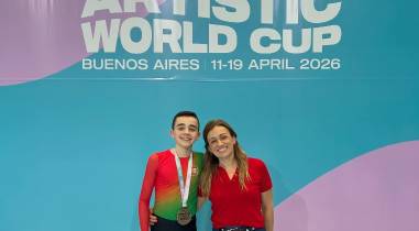 Sebastião Costa vence na 1° eliminatória da taça do mundo de patinagem artística