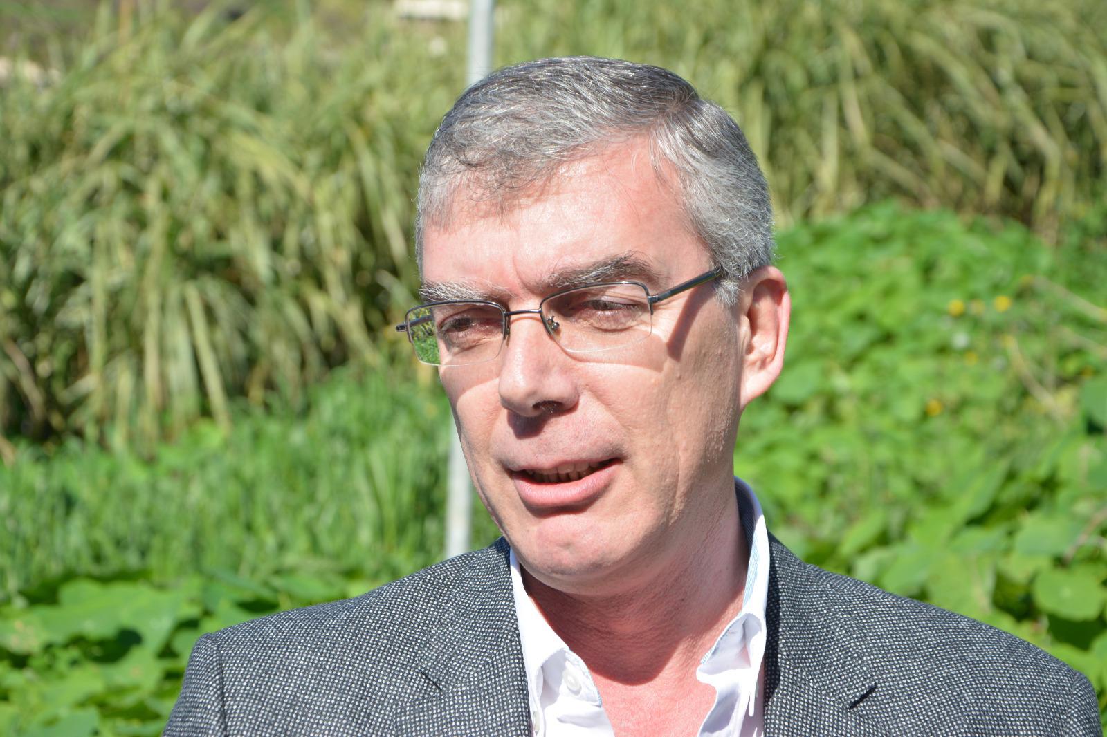 António Ferreira avança como número 2.