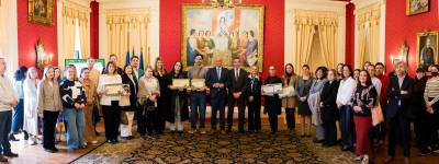 Farmácia Portuguesa vence primeiro prémio do Concurso de Montras de Natal do Funchal 2025