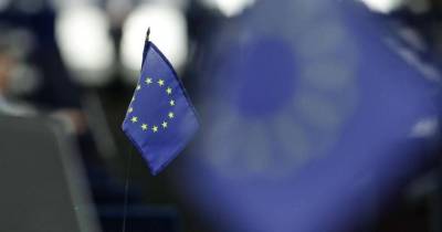 UE adota regras para limitar emissões poluentes por automóveis